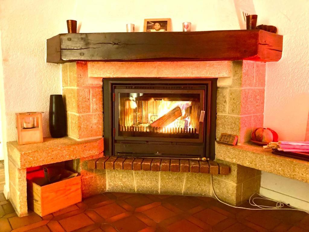 Cheerful Villa With Fireplace, Bath-Tub And Garden Noville Exterior photo